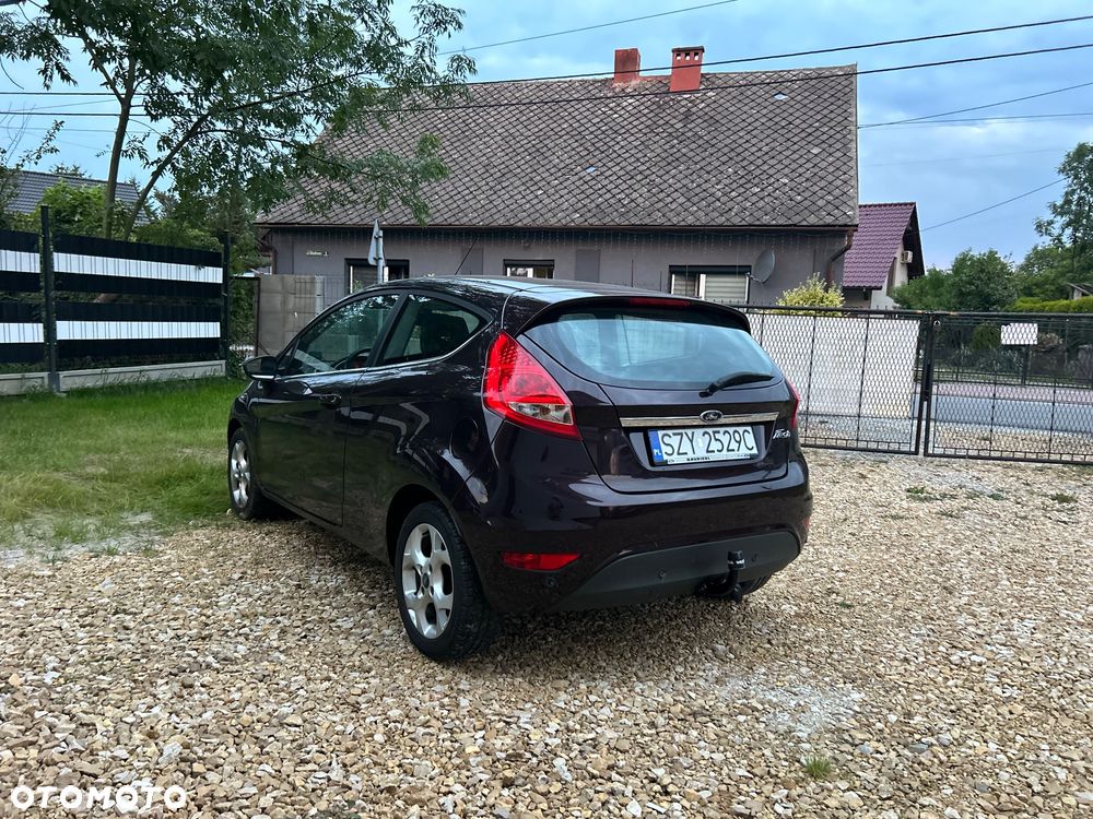 Ford Fiesta 1.25 Ghia - 29