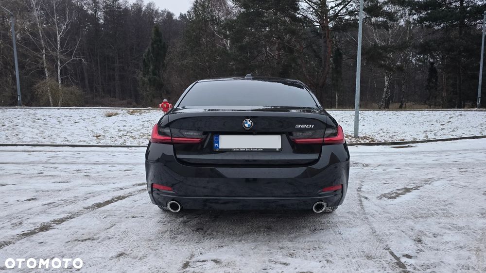 BMW Seria 3 320i - 5