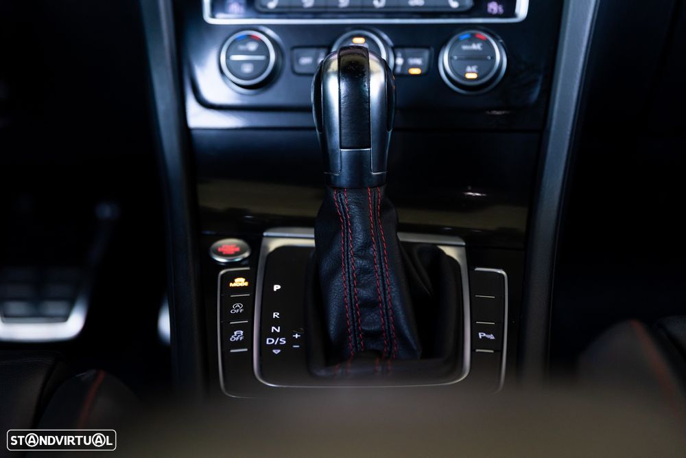 VW Golf GTI Performance BlueMotion DSG - 19