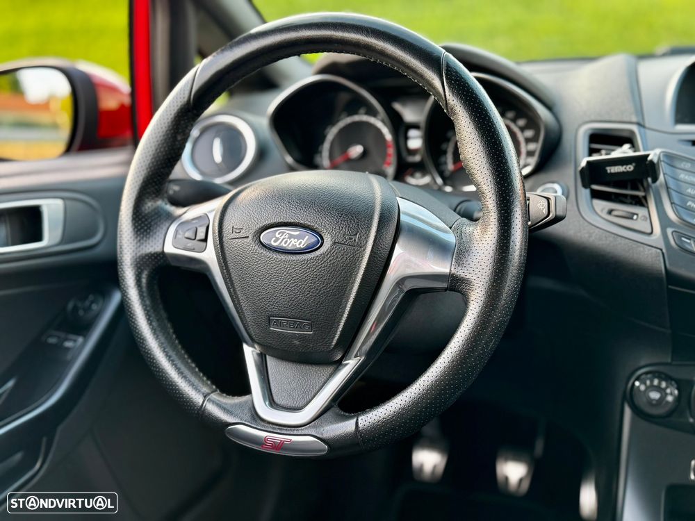 Ford Fiesta 1.6 EcoBoost ST - 12