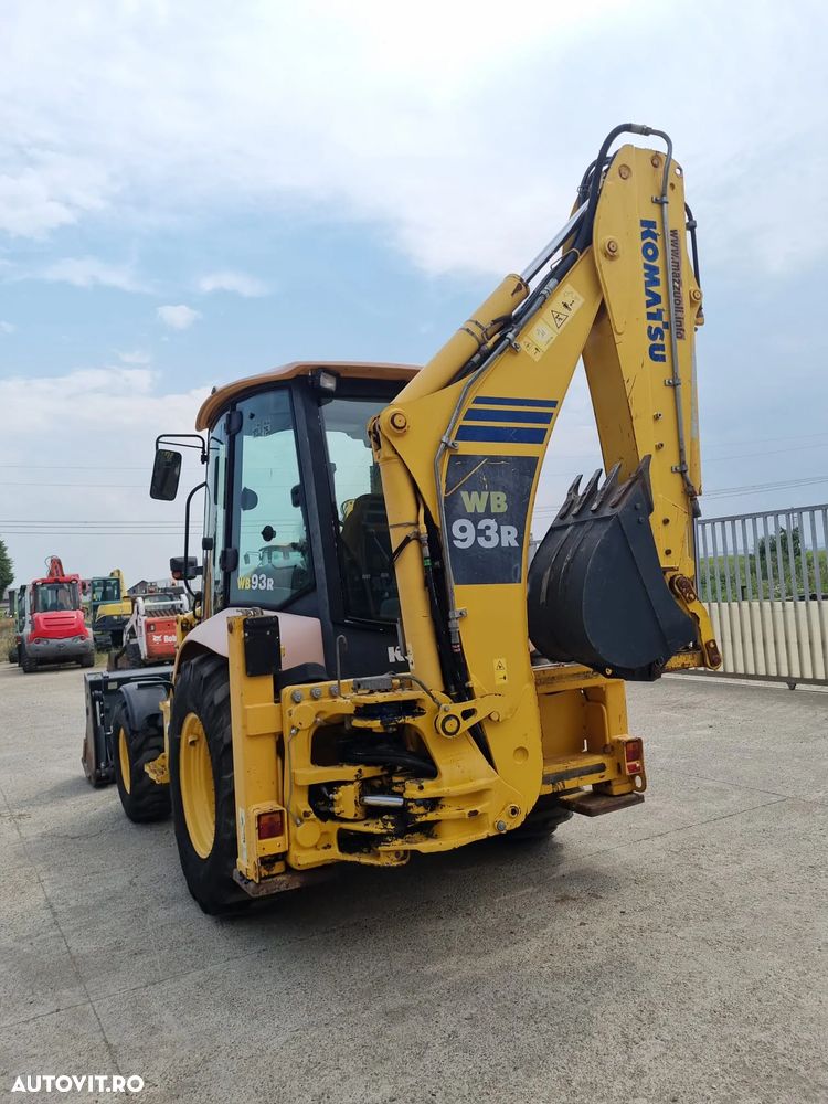 Komatsu WB 93R 5 - 9
