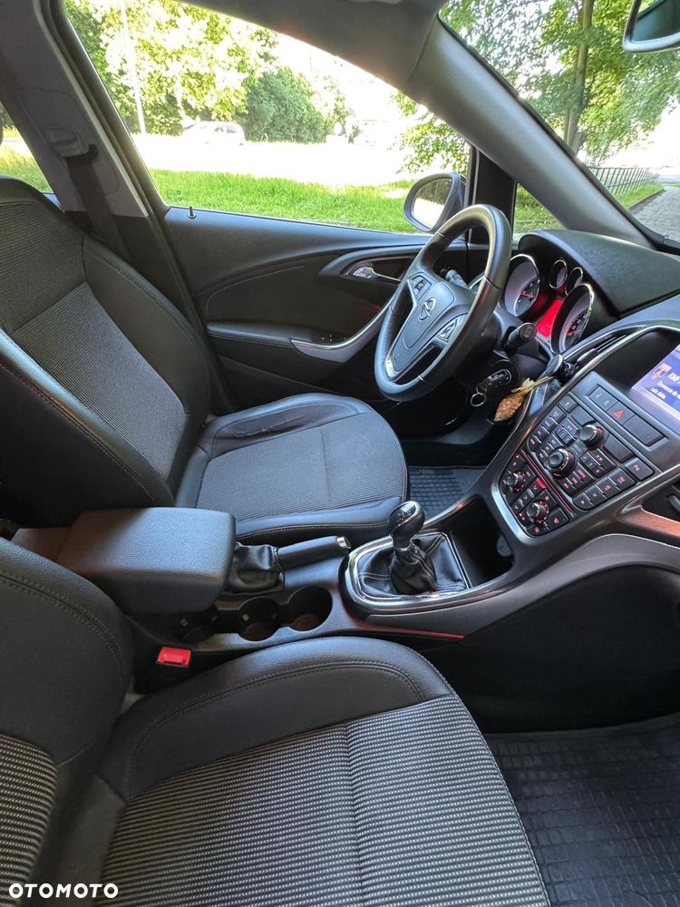 Opel Astra 1.4 T Cosmo S&S - 10