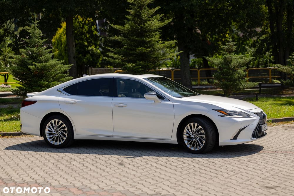 Lexus ES 300h Prestige - 3