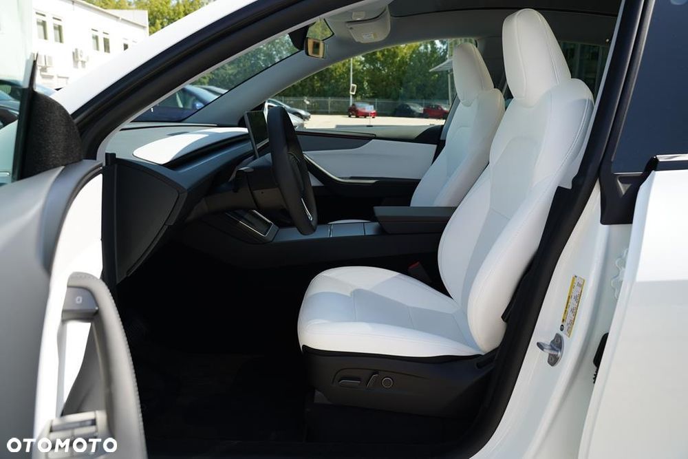 Tesla Y 83.1kWh Long Range RWD - 14