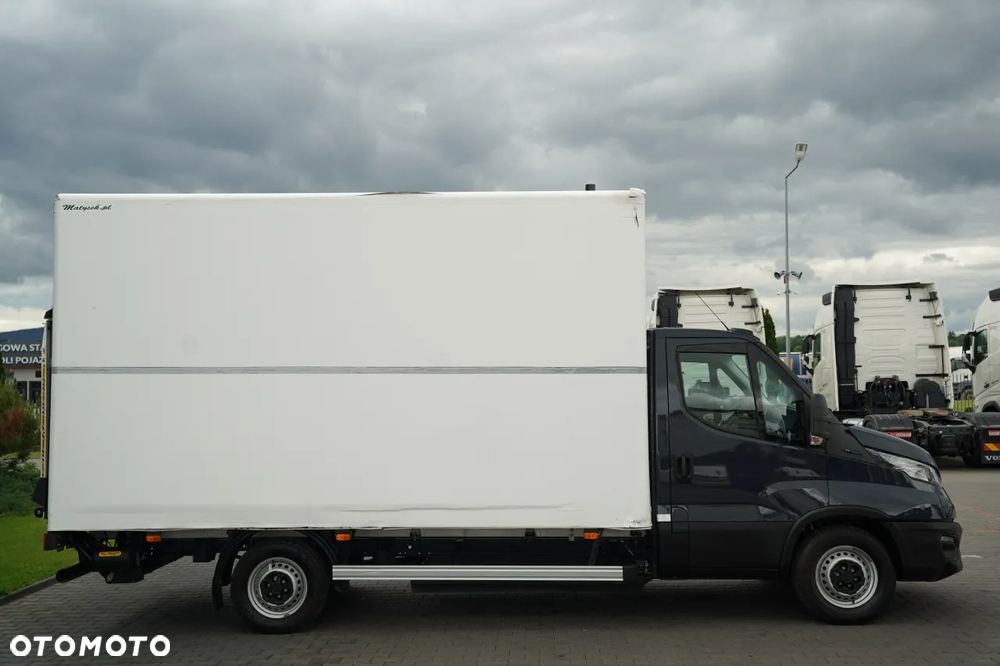 Iveco DAILY 35-NP / CNG /  KONTENER 4,3 m  / WINDA PALFINGER  / SPROWADZONY - 8