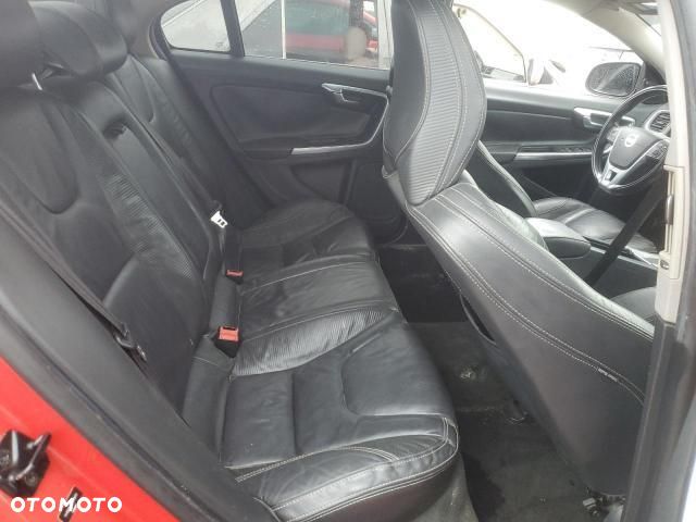 Volvo S60 T6 AWD Geartronic RDesign - 25