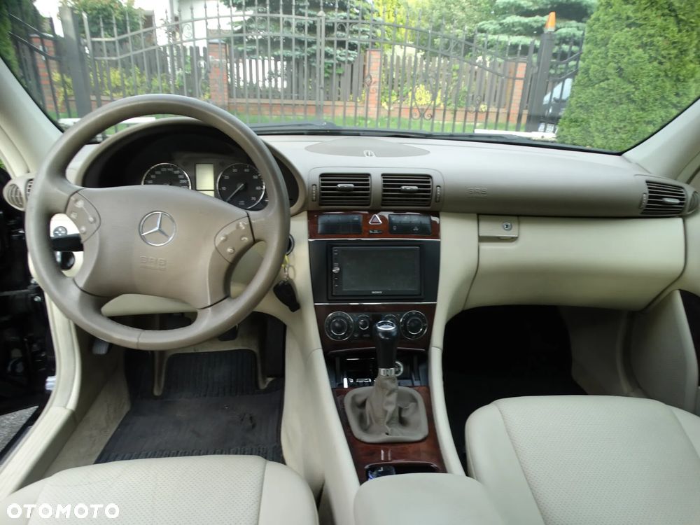 Mercedes-Benz Klasa C 200 Kompressor Avantgarde - 21