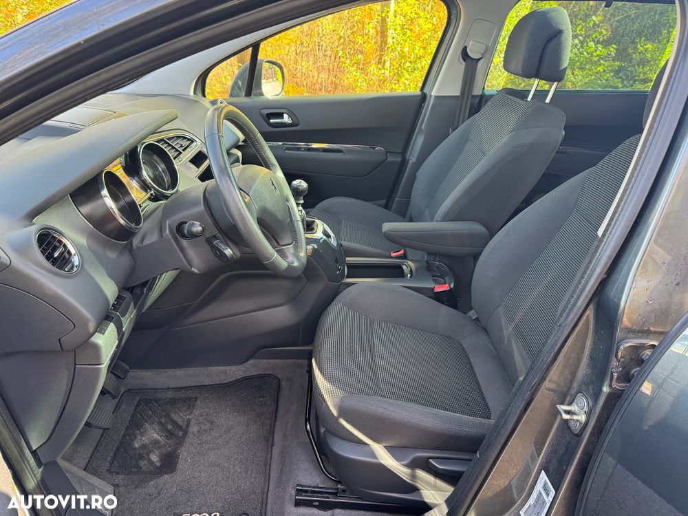 Peugeot 5008 - 8