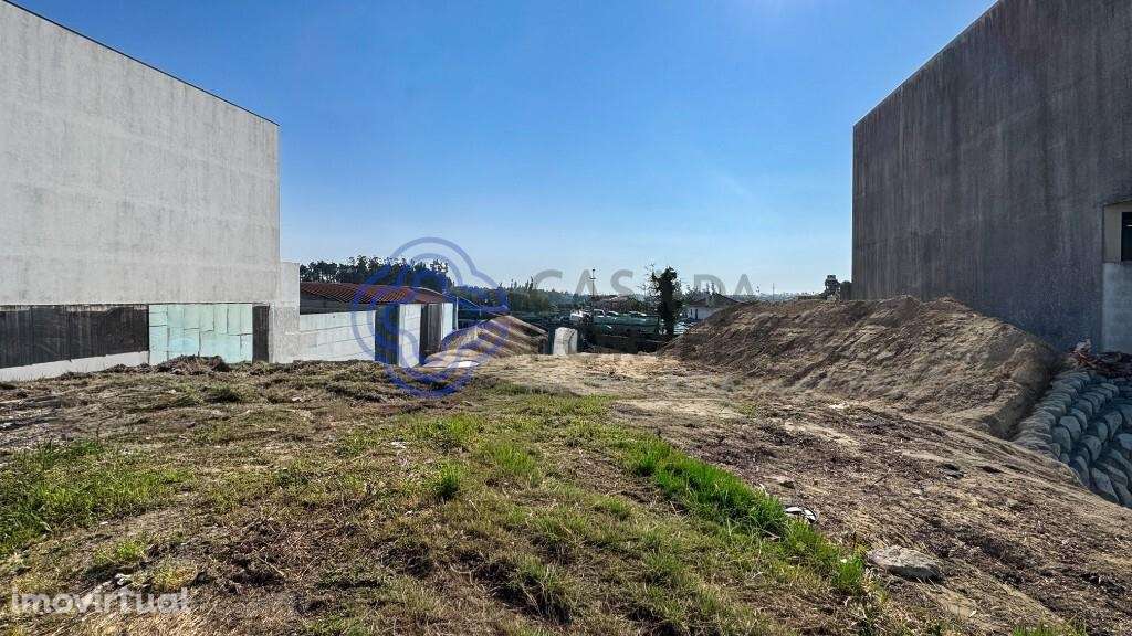 Venda de Lote urbano com 309 m2 em Rio Mau, Vila do Conde. - Grande imagem: 2/15