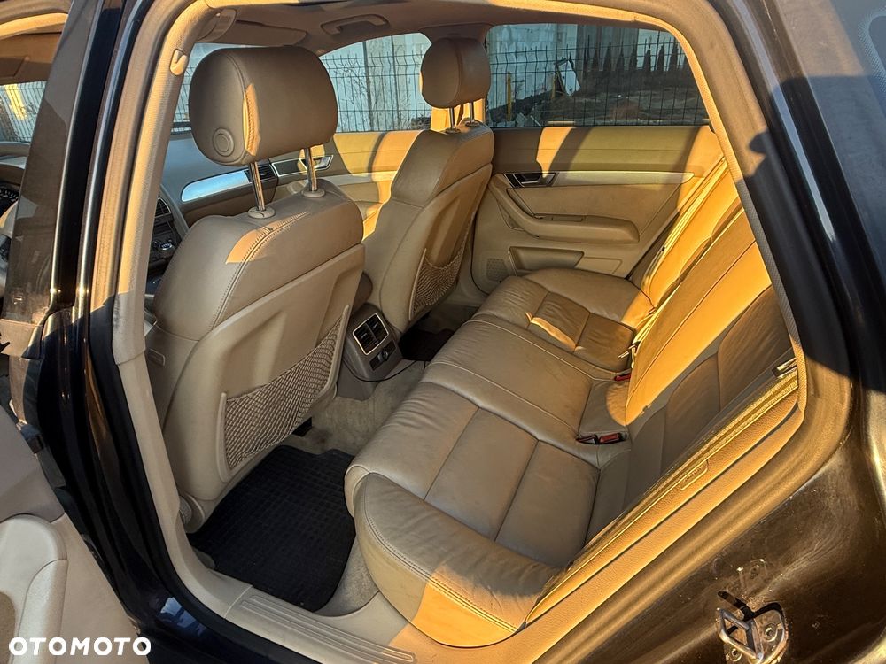 Audi A6 Limousine 2.4 - 6