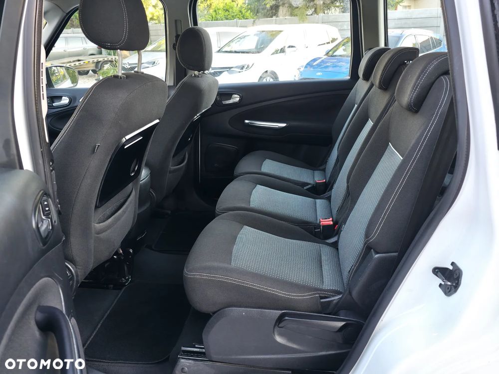 Ford Galaxy 2.0 Champions Edition - 12