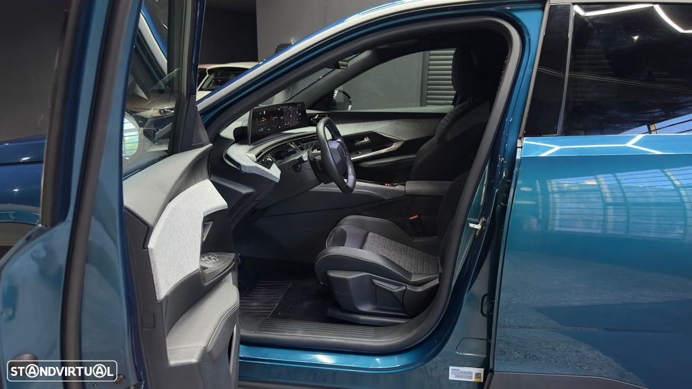 Peugeot E-3008 Allure - 25