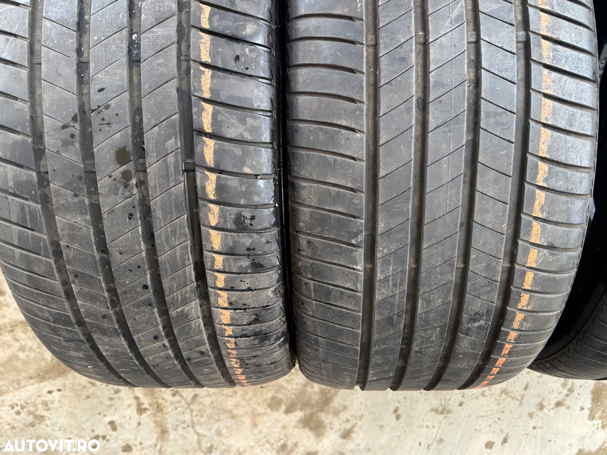 Vând 4 anvelope 295/40/21 bridgestone de vară ca noi - 3