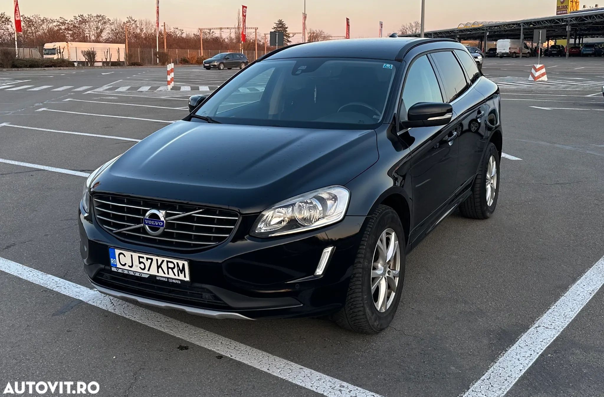 Volvo XC 60 D4 AWD Geartronic Momentum - 1