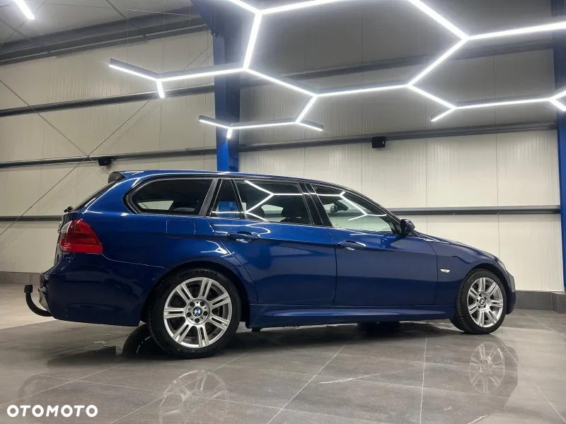 BMW Seria 3 325xi Touring - 12