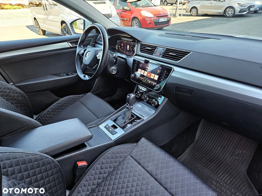 Skoda Superb 2.0 TDI SCR Style DSG - 6