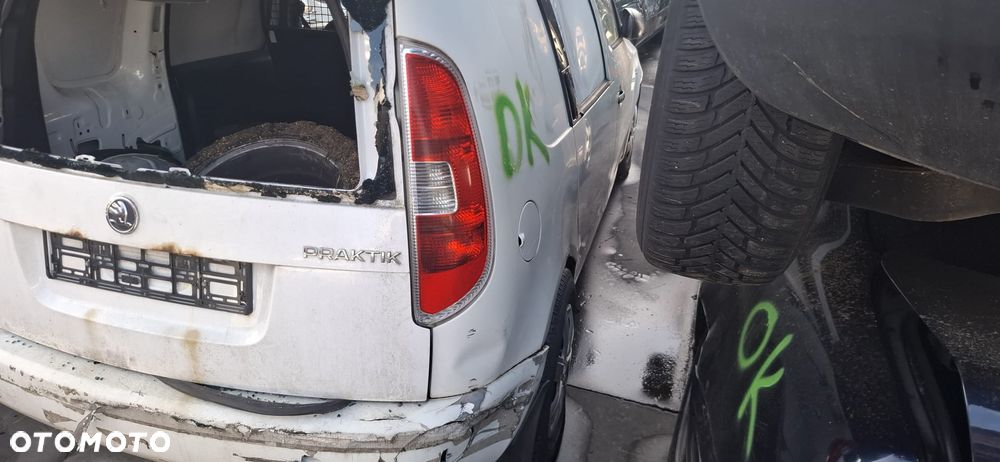 SKODA ROOMSTER LIFT 1.2 12V CGPA 10-15 PÓŁOŚ LEWA PRAWA - 23