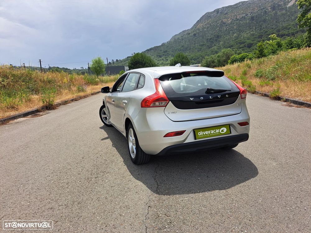 Volvo V40 D2 Kinetic - 25