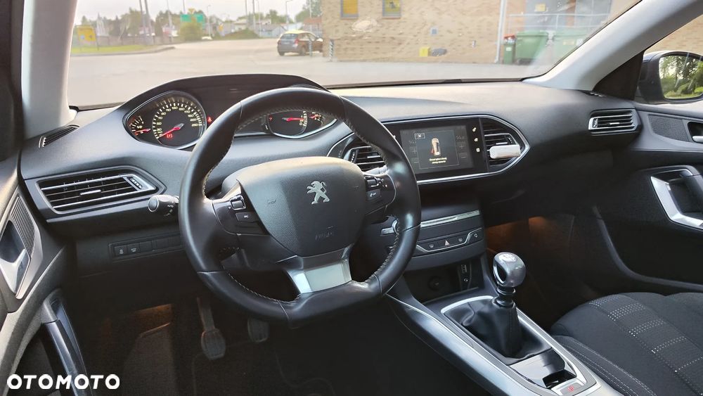 Peugeot 308 130 e-THP Stop & Start Allure - 23