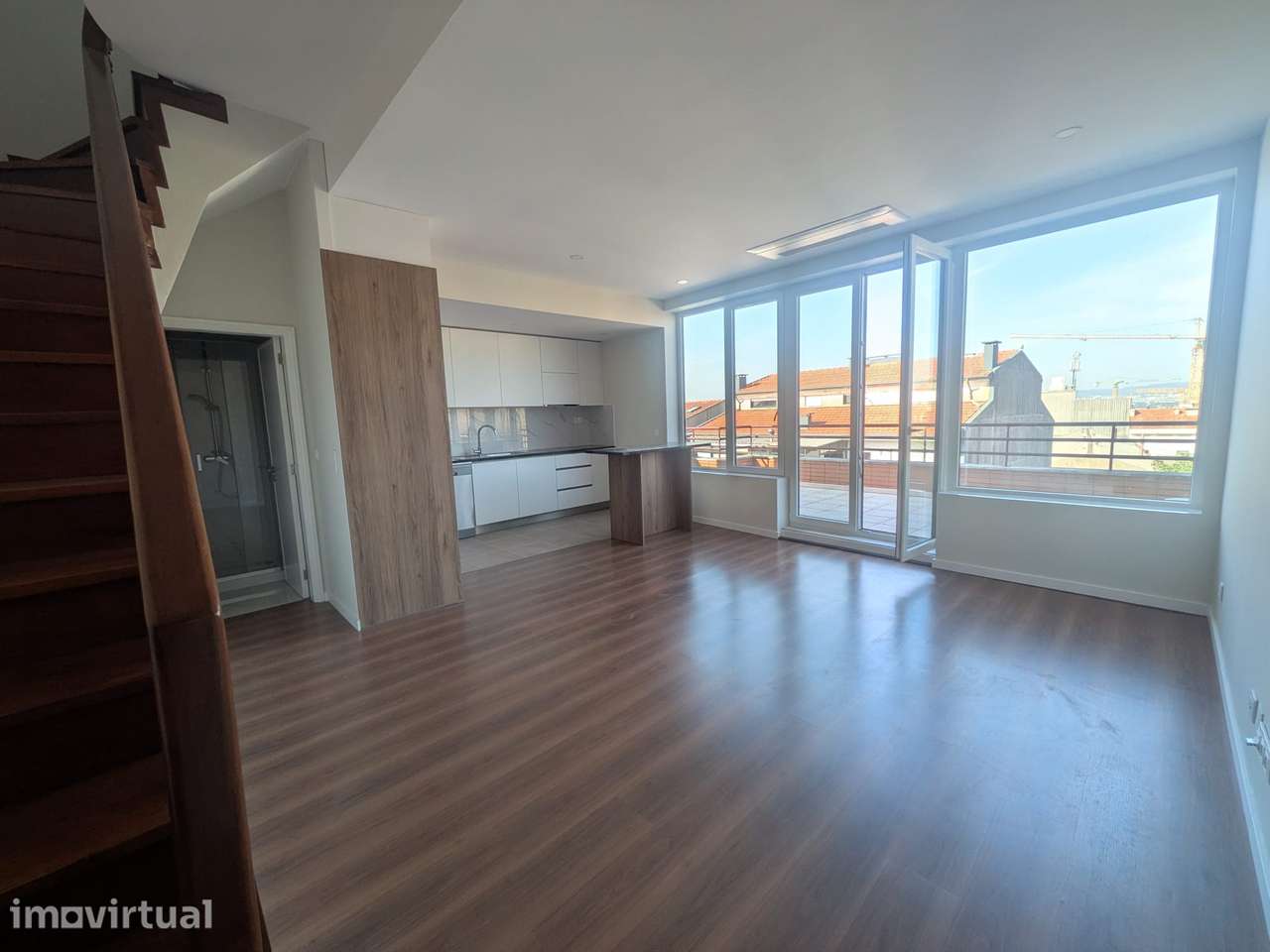Duplex T1 Rua Soares dos Reis - Grande imagem: 2/10