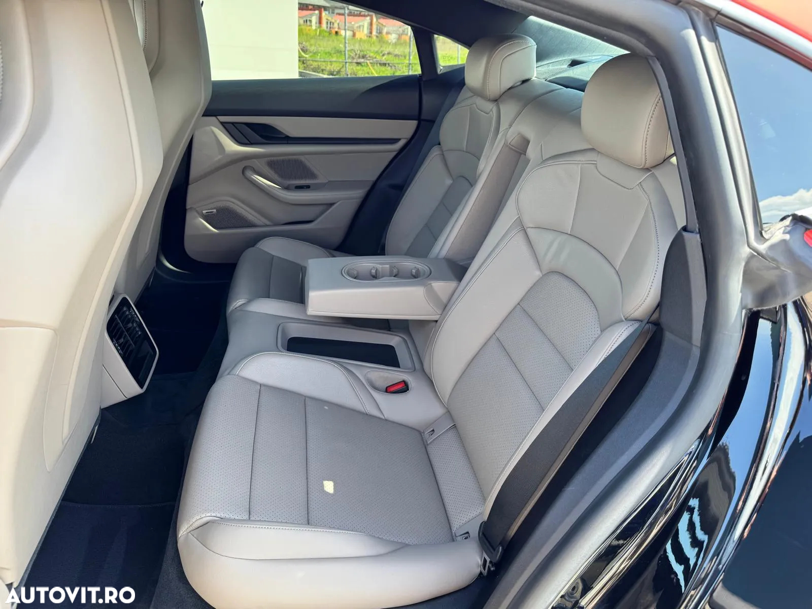 Porsche Taycan Standard - 15