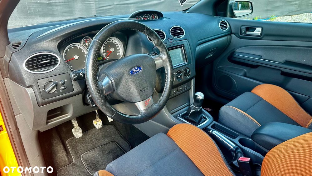 Ford Focus 2.5 ST - 25