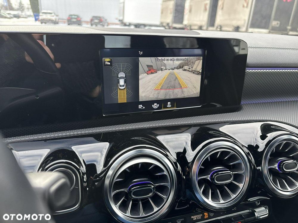 Mercedes-Benz CLA - 24