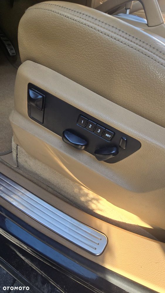 Porsche Cayenne - 12