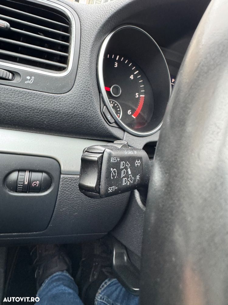 Volkswagen Golf 1.6 TDI DPF DSG Comfortline - 23