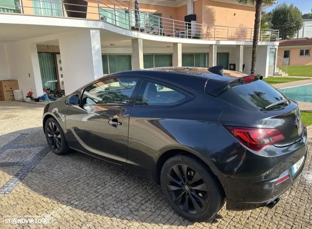 Opel Astra GTC - 2