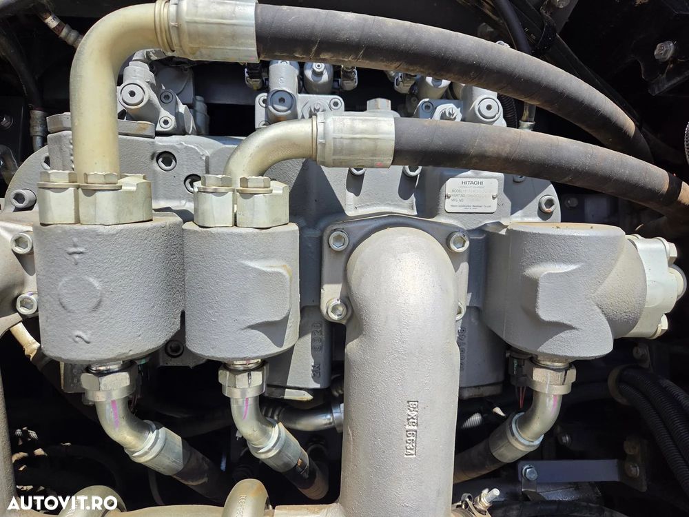 Hitachi ZX350LCN-6, 2020, 11.568h, cupa NOUA 2,2mc, 35,4 tone, Ad sapare 7,5m, latime 2,99m, lant 80% bun doar 900h deplasare, inst picon, inst rotire pe brate, camera spate si laterale, Isuzu, posibil leasing 4 ani-PROMOTIE 86.900 EUR+Tva - 25