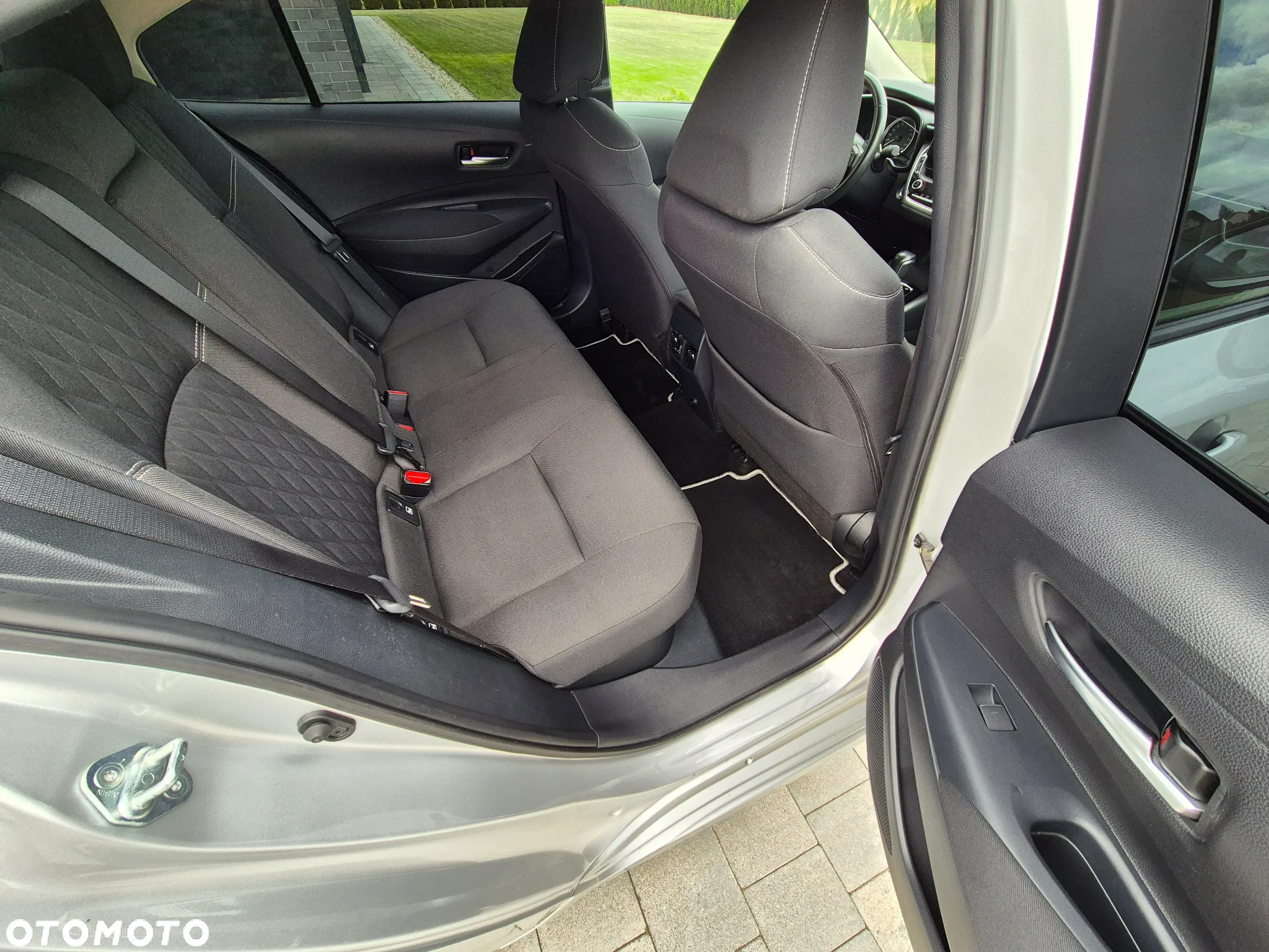 Toyota Corolla 1.8 Hybrid Comfort - 31