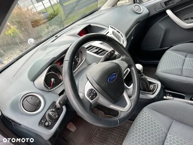 Ford Fiesta 1.6 TDCI Individual - 9