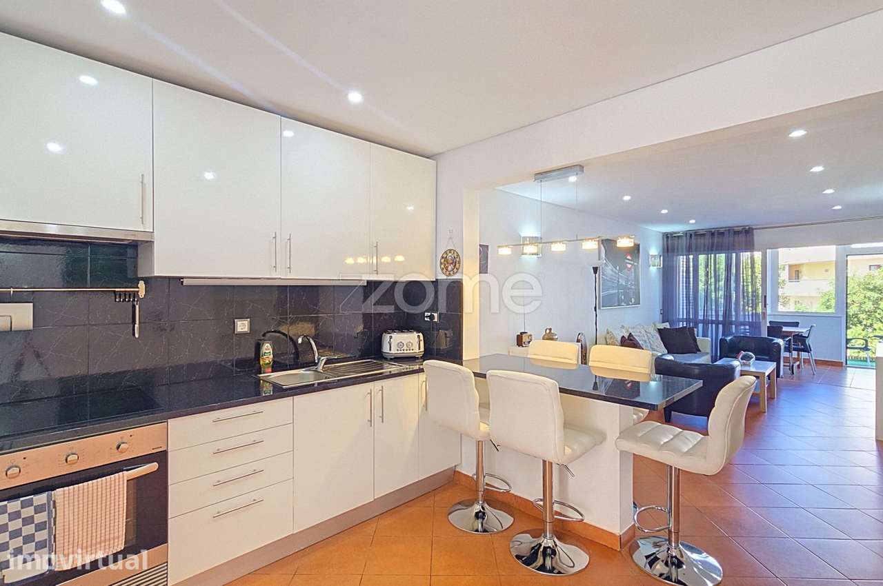 Apartamento T2 no centro de Olhos de Água, Albufeira
