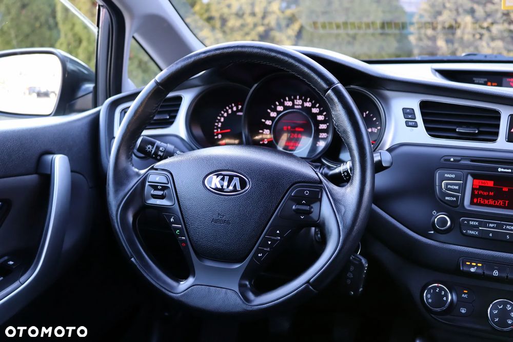 Kia Ceed 1.6 GDI Dream Team Edition - 24