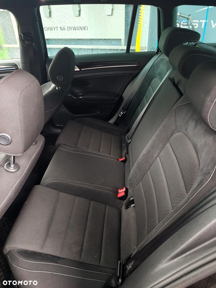 Volkswagen Golf - 11