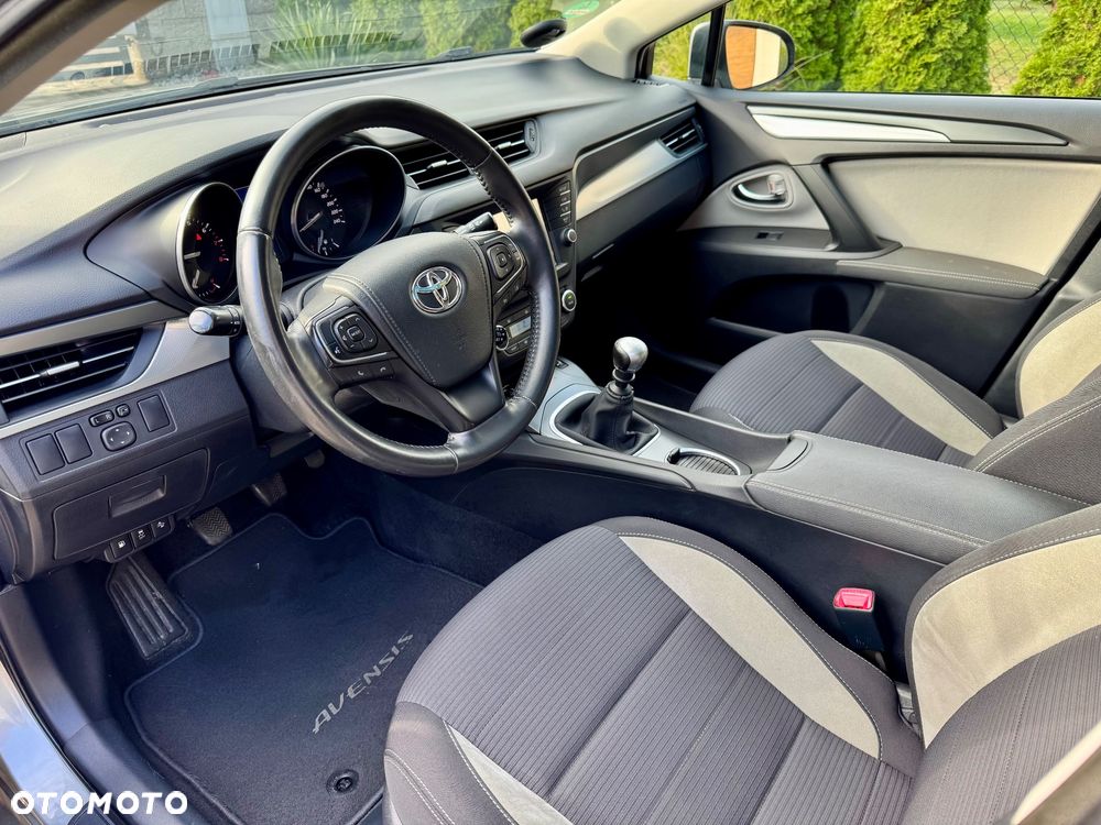 Toyota Avensis Touring Sports 1.8 Executive - 14