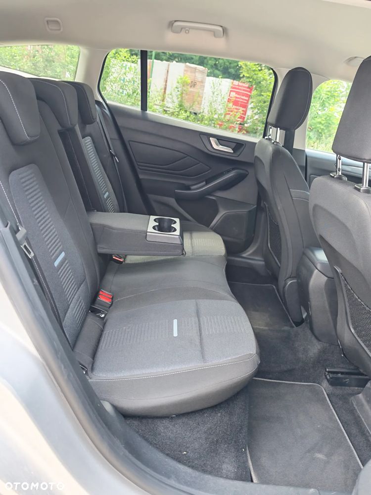 Ford Focus 1.0 EcoBoost Hybrid ACTIVE - 34