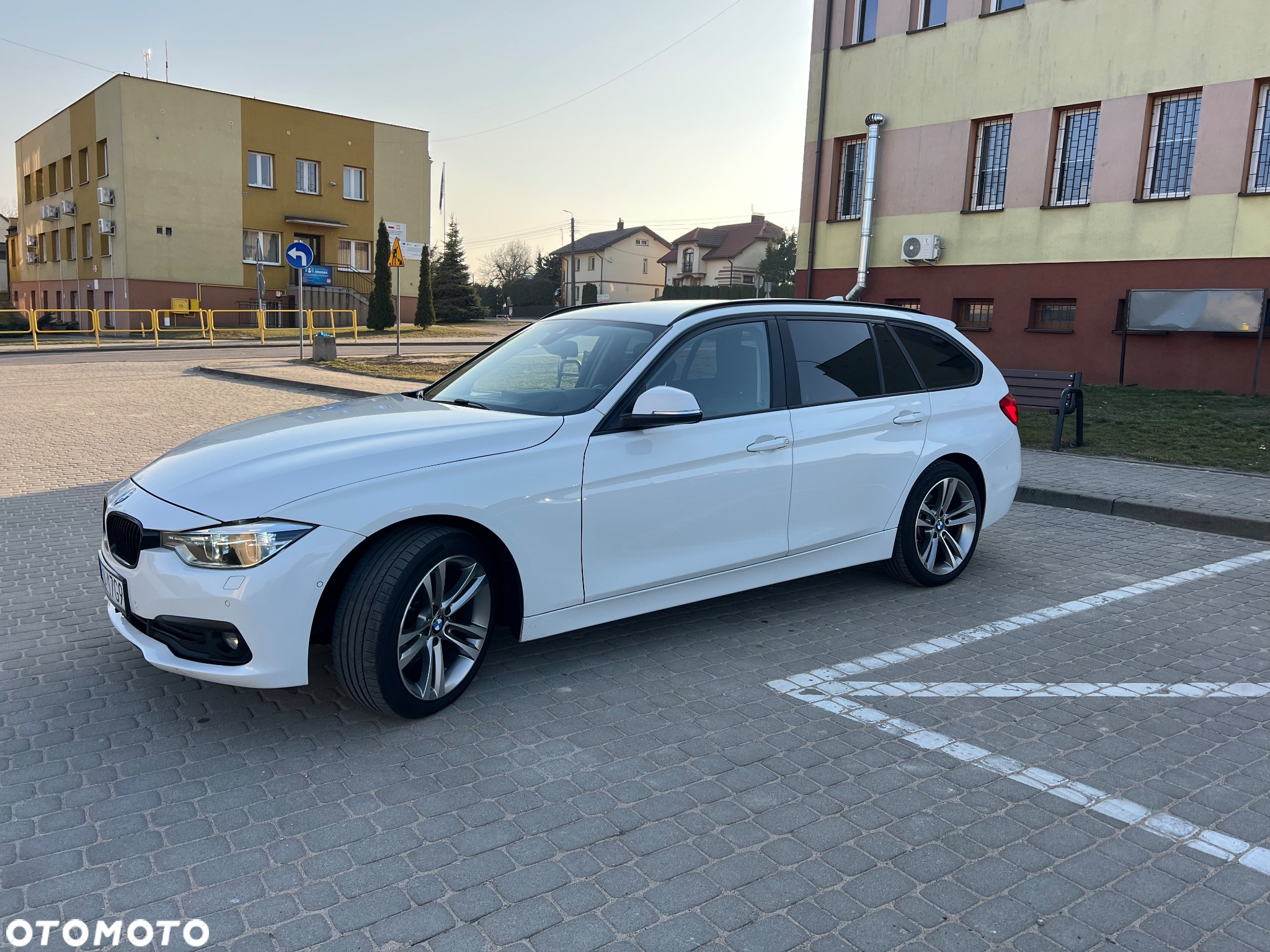 BMW Seria 3 320d xDrive Sport Line - 14