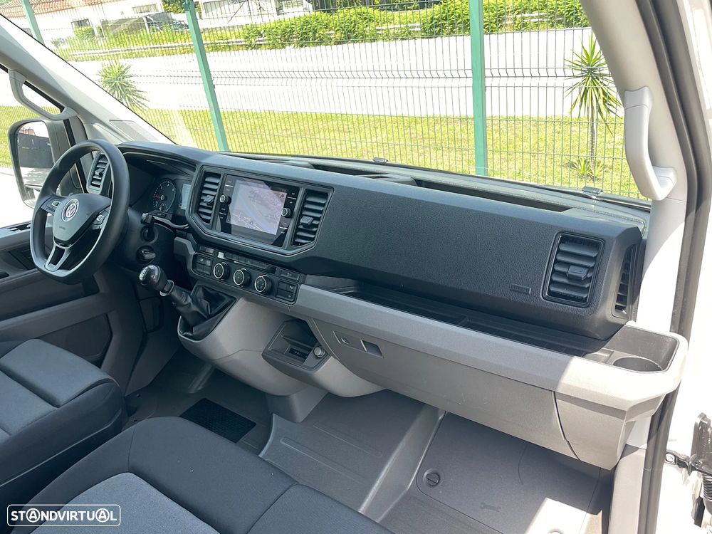 VW Crafter 2.0 TDI L3H3 IVA Dedutível - 23