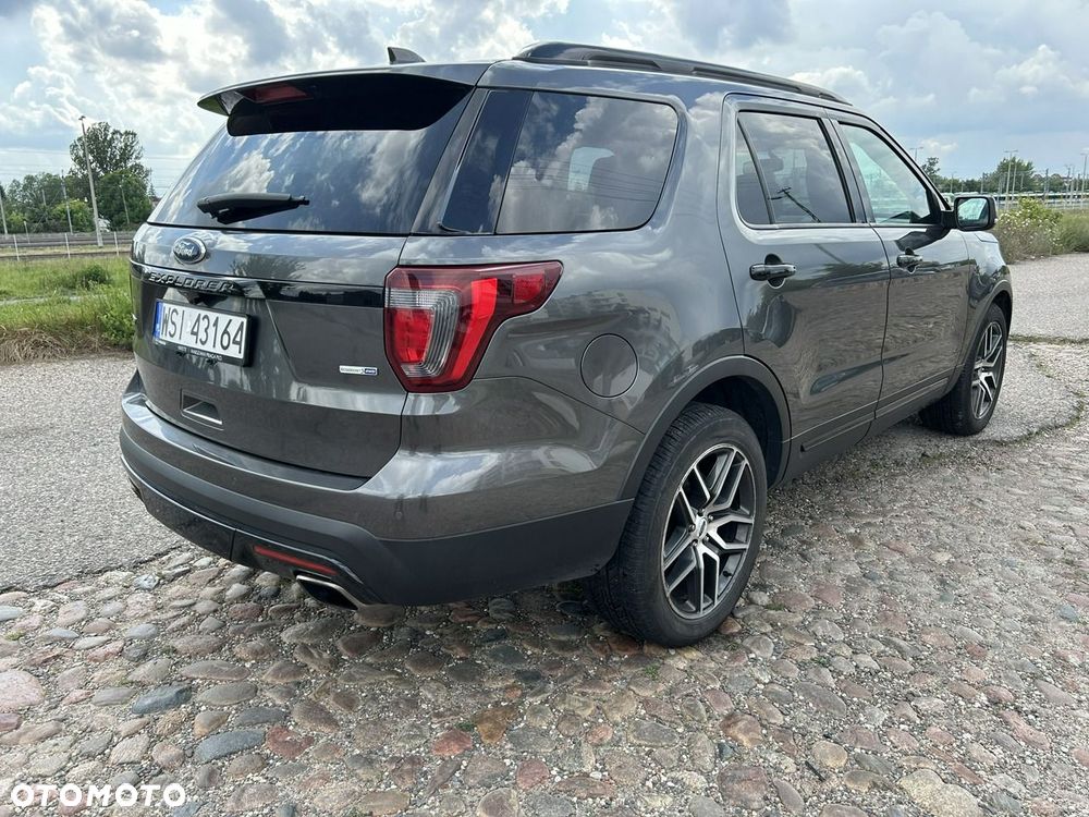 Ford Explorer - 3