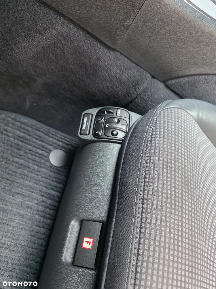 Mercedes-Benz Klasa E 280 4Matic Automatik Avantgarde - 35