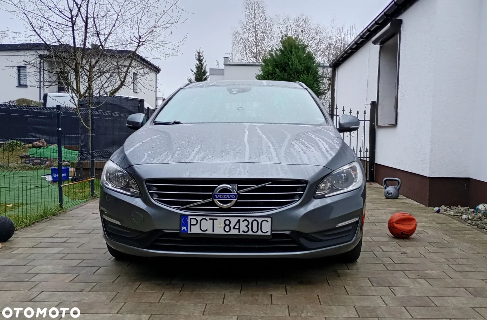 Volvo V60 D2 Summum - 1