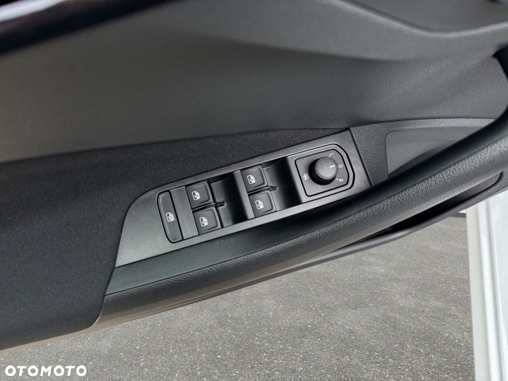 Skoda Kamiq 1.0 TSI Selection DSG - 33