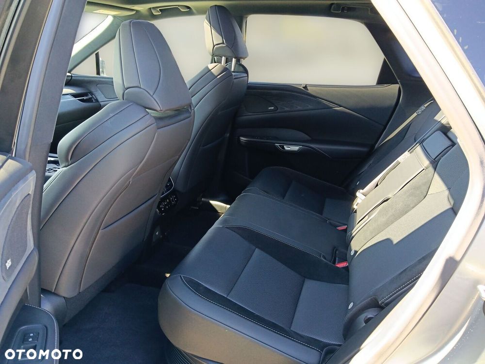 Lexus RX - 15