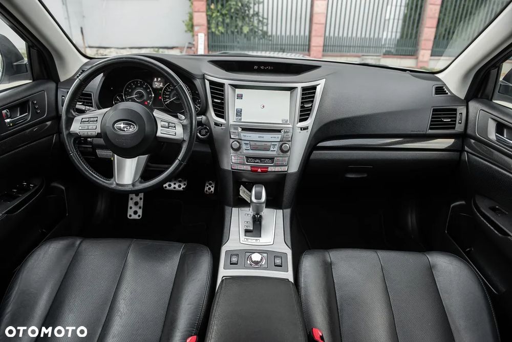 Subaru Legacy 2.5i GT - 29