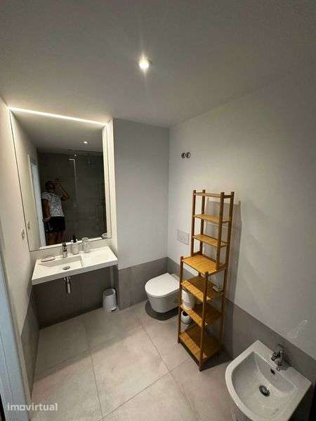 Vende-se Apartamento T0+2 junto à Universidade do Minho - Azurém - Grande imagem: 4/9