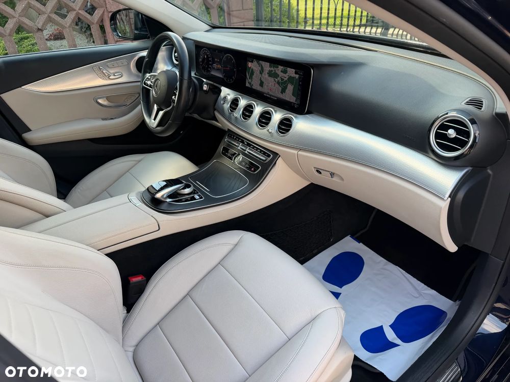 Mercedes-Benz Klasa E 220 d 4-Matic 9G-TRONIC - 11