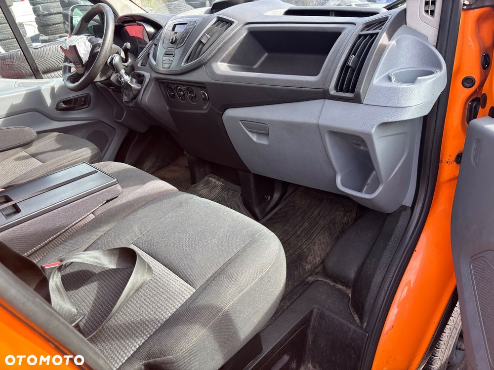Ford transit - 17