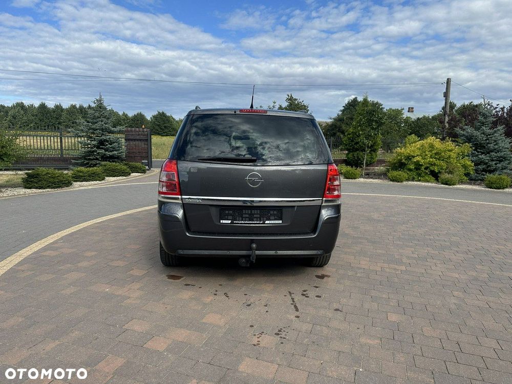 Opel Zafira - 9